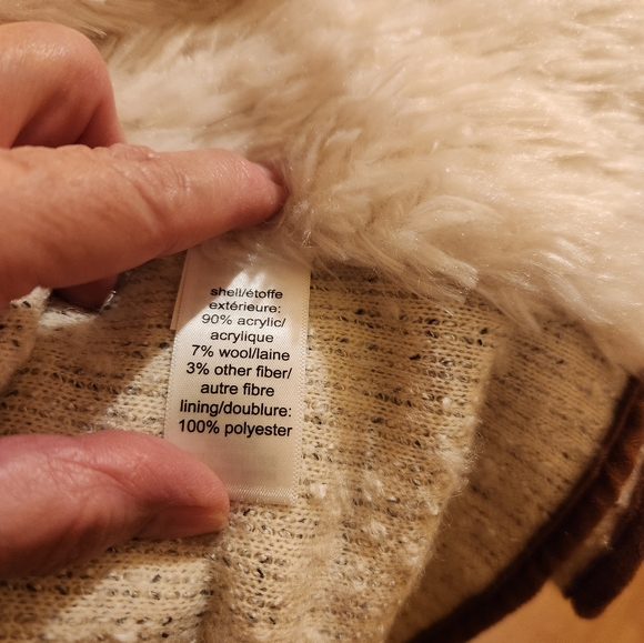 Maurices small / medium beige faux fur and knit vest - Picture 3 of 5